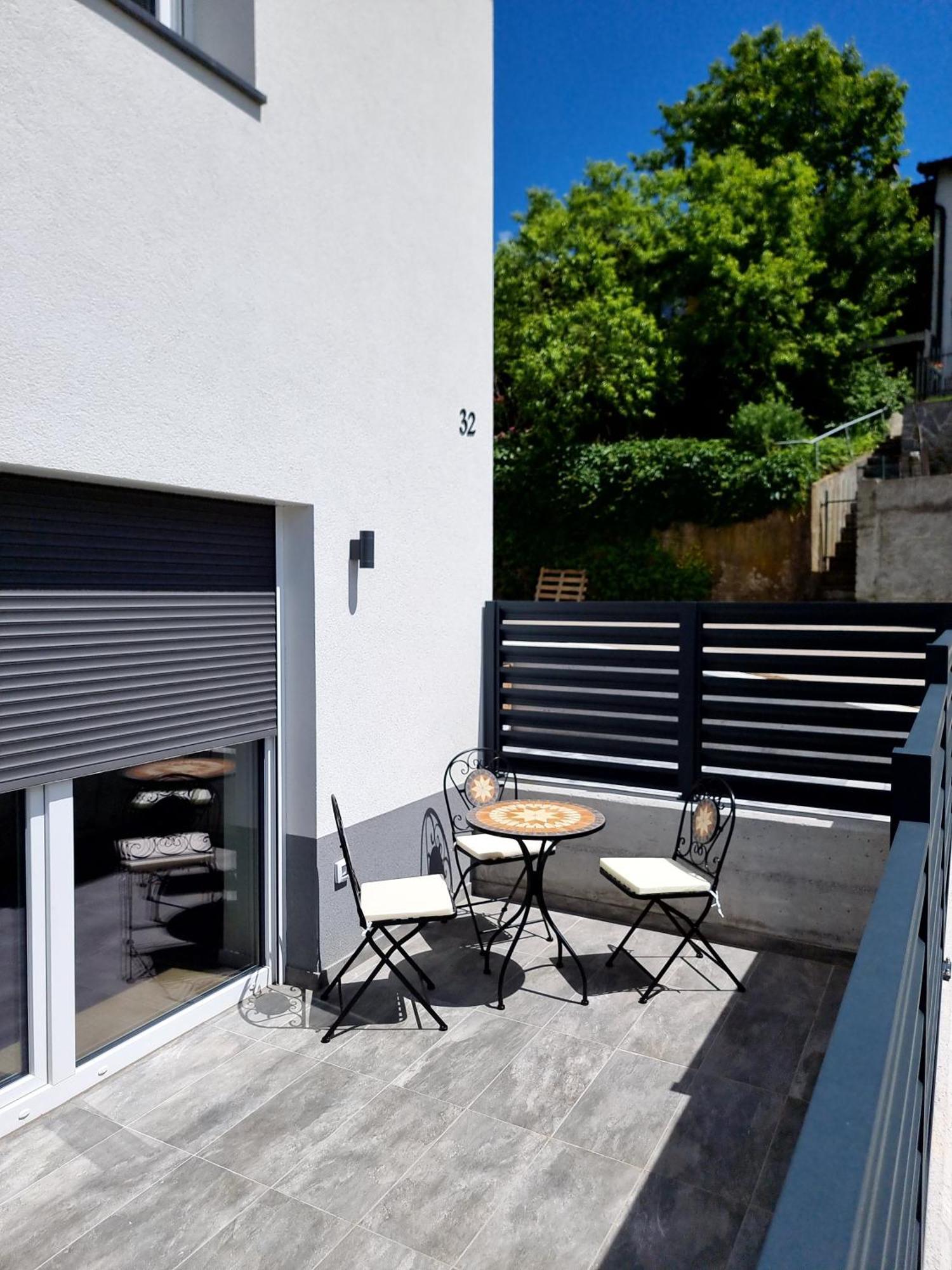 Naia Apartments Novo Mesto Extérieur photo